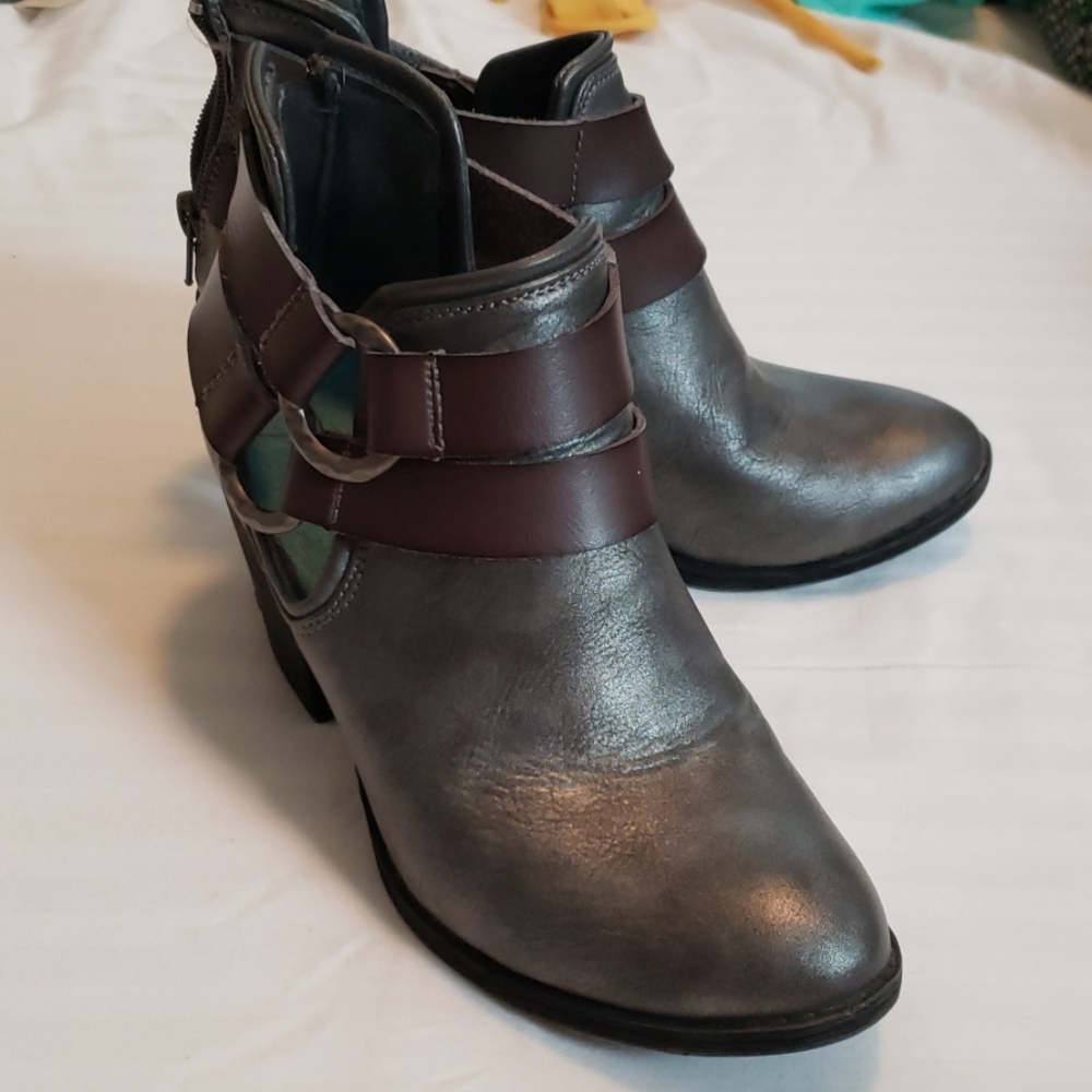 Ankle boots